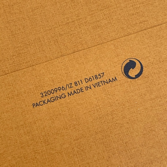 Authentic Louis Vuitton XL paper bag - Picture 3 of 3